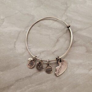 💕 Alex and Ani BFF Best Friends Silver Expandable Charm Bracelet 💕